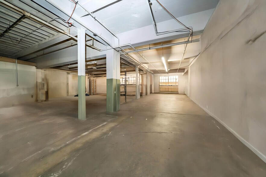 More Photos Of 4383 Fruitland Ave, Vernon Manufacturing For Sale