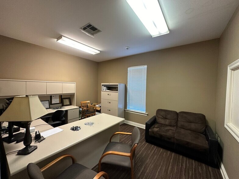 More Photos Of 12320 Burnside ave, Gonzales Office For Sale