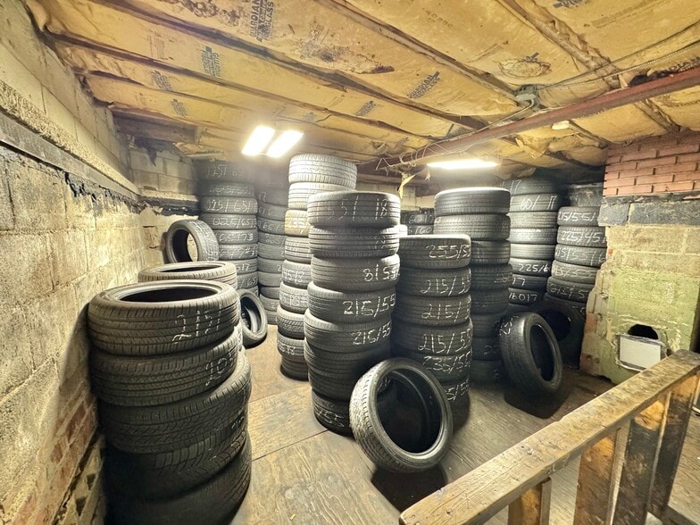 More Photos Of 973 Bergen St, Newark Auto Repair For Sale