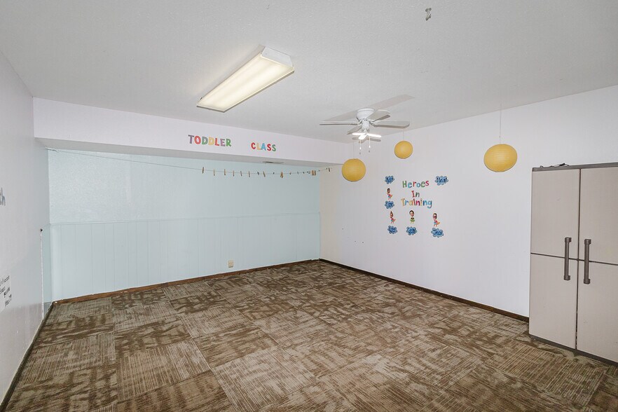 More Photos Of 1319 E 17th Ave, Hutchinson Religious Facility For Sale