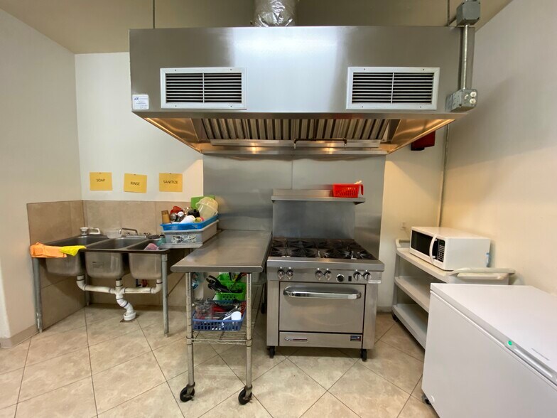 More Photos Of 2413 Colorado St, Mission Restaurant For Sale