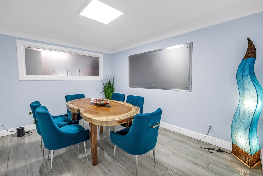 More Photos Of 5500 Central Ave, Saint Petersburg Office Residential For Sale