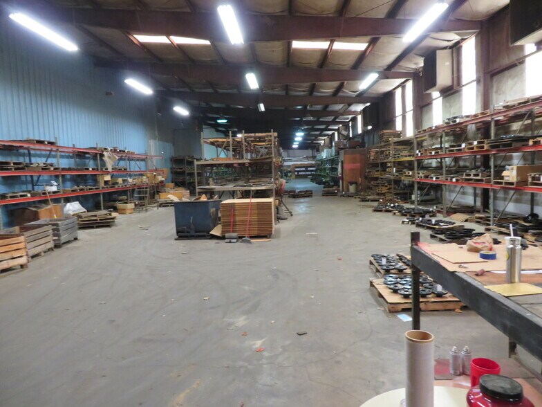 More Photos Of 9202 Lambright Rd, Houston Warehouse For Sale