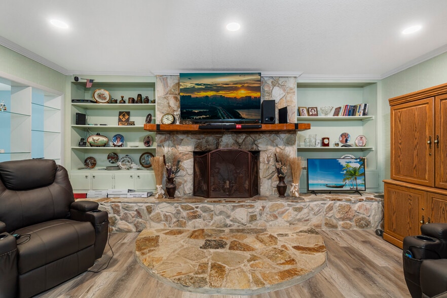 More Photos Of 207 W Wheeler Rd, Seffner Assisted Living For Sale