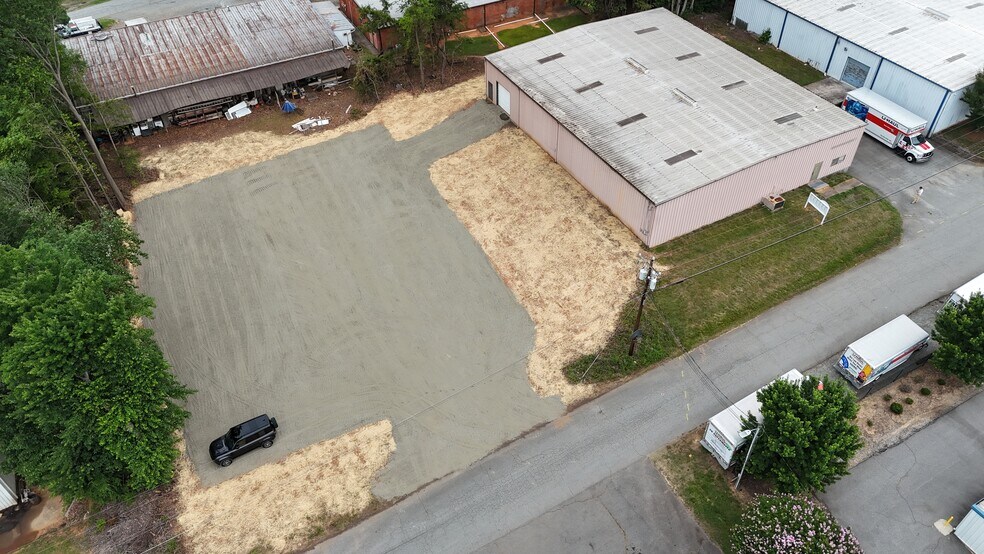 More Photos Of 2774 Nieman Industrial Dr, Winston-Salem Warehouse For Lease