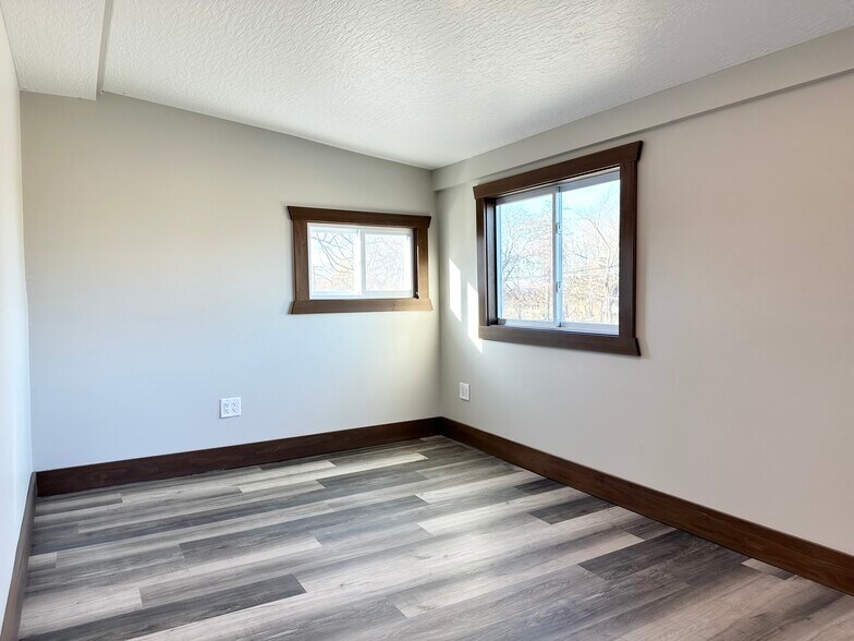 More Photos Of 4291 Manchester Ave NW, North Lawrence Office For Sale
