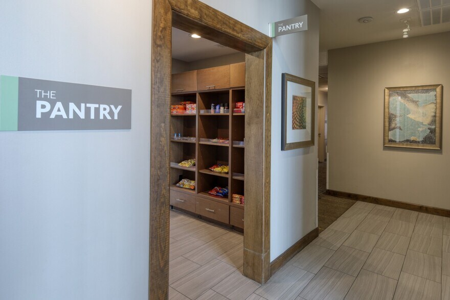 More Photos Of 4819 Canyon Lakes Trace Dr, Humble Hotel For Sale