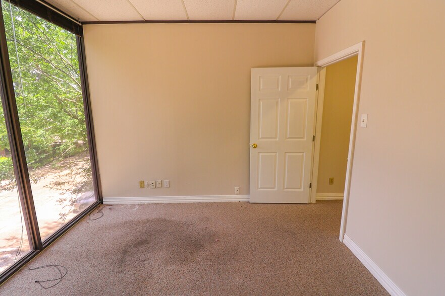 More Photos Of 13131 Champions Dr, Houston Medical For Lease