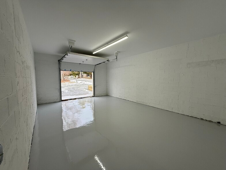 More Photos Of 305 W Stiger St, Hackettstown Manufacturing For Lease