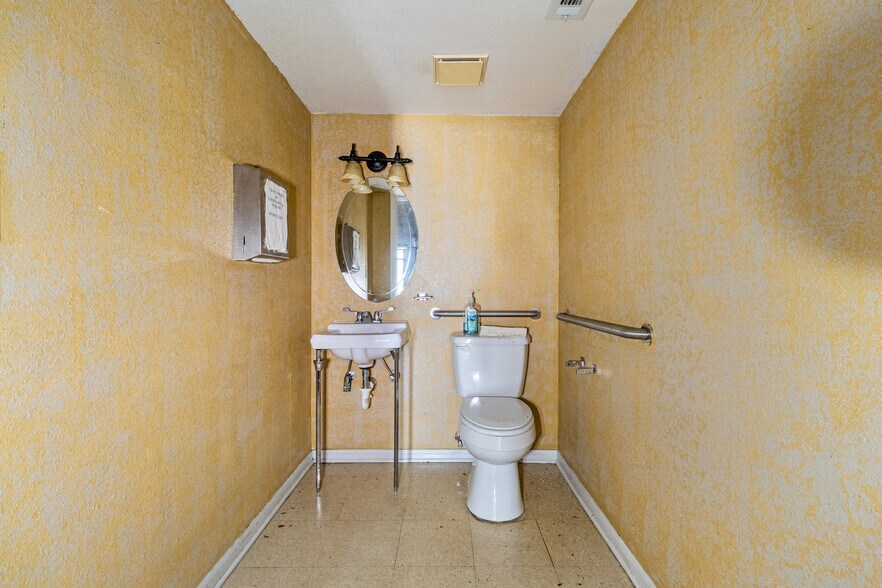 More Photos Of 2900 Trimmier Rd, Killeen Medical For Sale