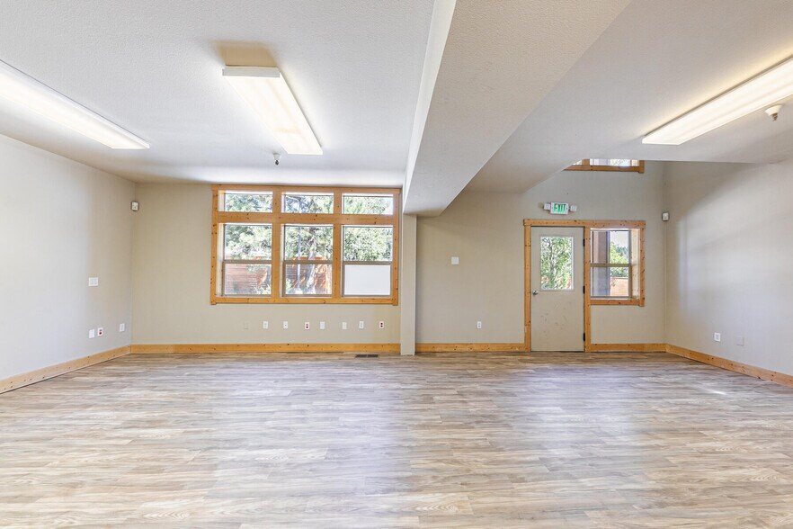 More Photos Of 12315 Deerfield Dr, Truckee Office Residential For Sale