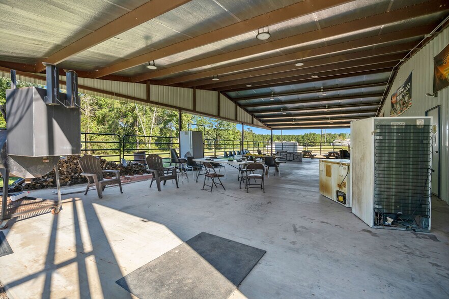 More Photos Of 4951 US Highway 190 W, Livingston Office For Sale