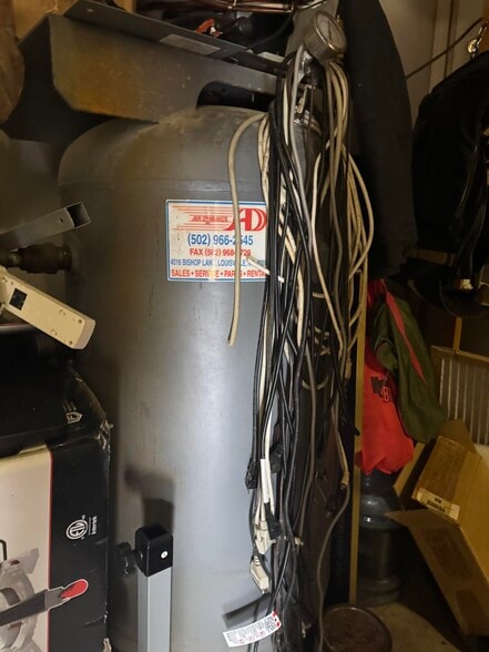 More Photos Of 818 Morton Ave, Bardstown Manufacturing For Sale