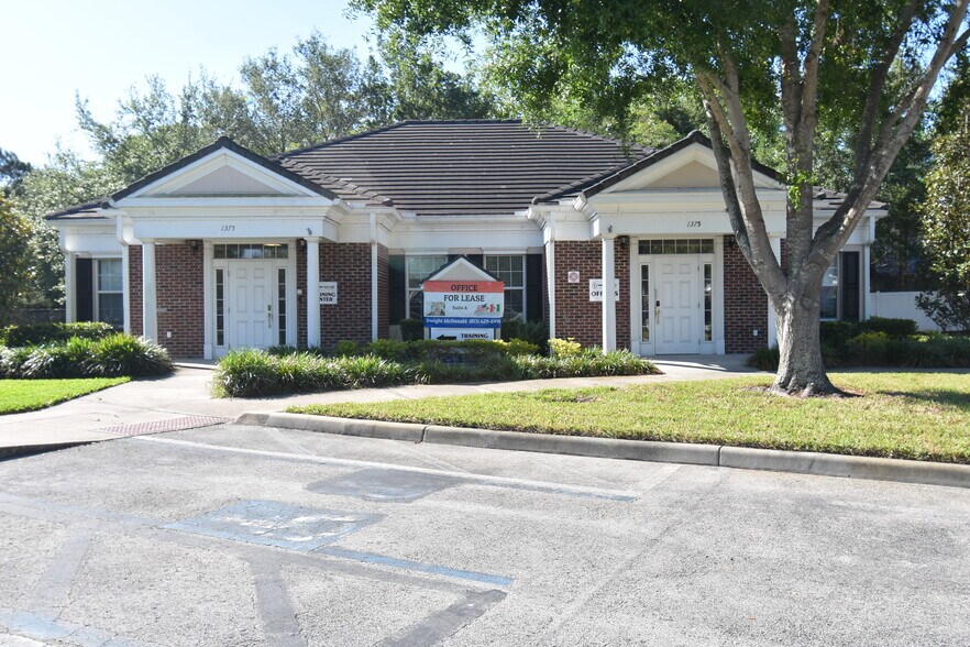 Primary Photo Of 1377 Providence Rd, Brandon Medical For Lease