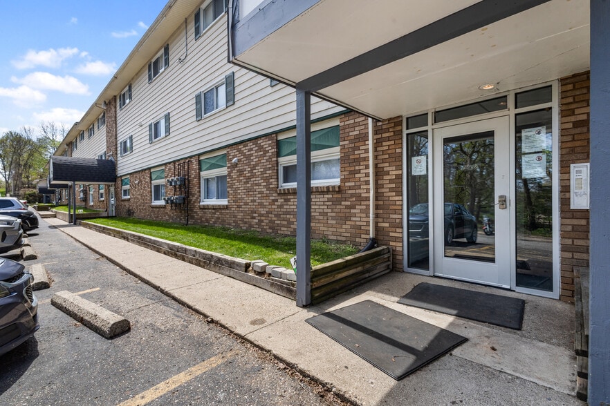 More Photos Of 525 N Arlington St, Kalamazoo Apartments For Sale