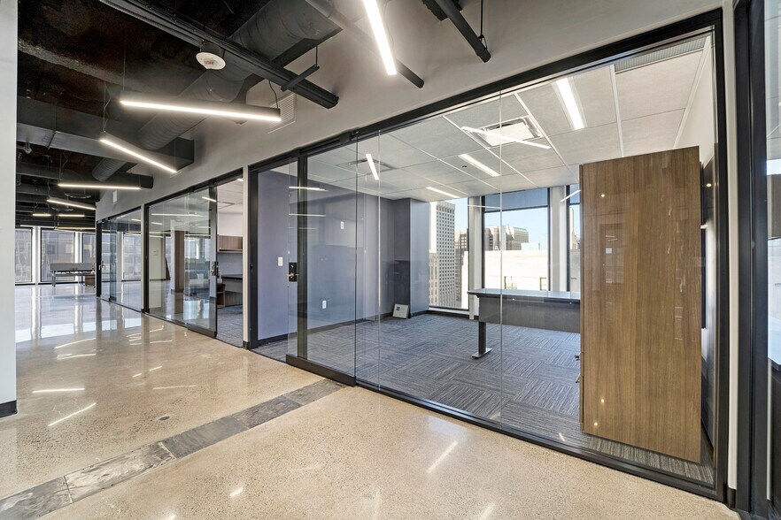 More Photos Of 211 W Fort St, Detroit Office For Lease