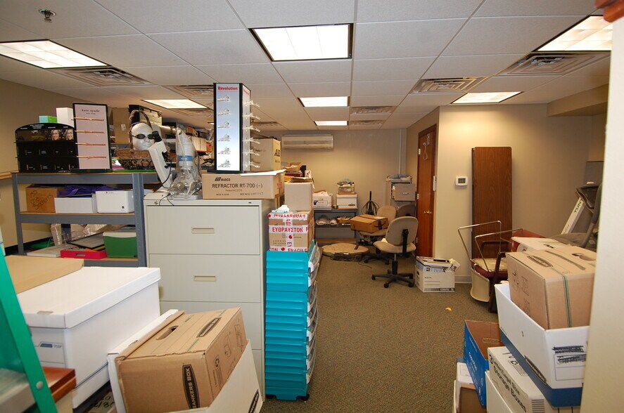 More Photos Of 640 Highway 1 W, Iowa City Office For Sale
