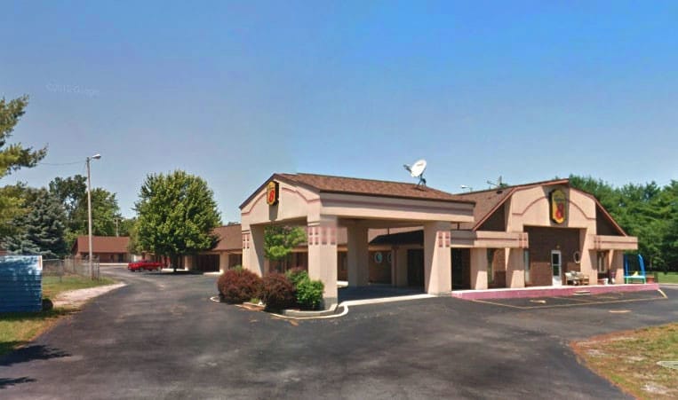 Primary Photo Of 400 Abes Way, Taylorville Hotel For Sale