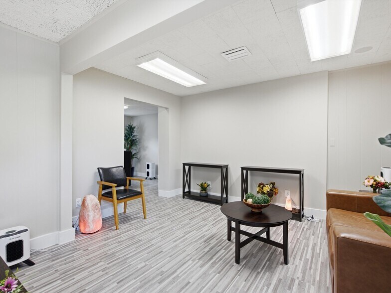 More Photos Of 35000-35008 Division Rd, Richmond Medical For Sale