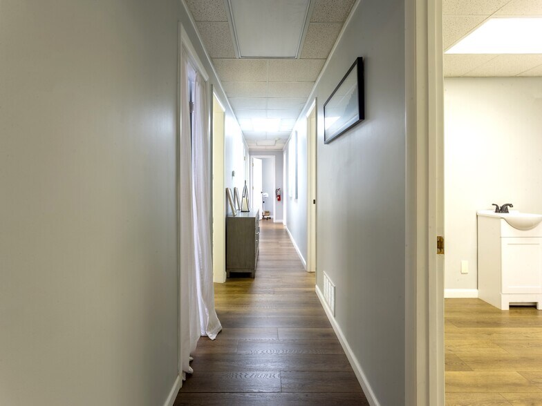 More Photos Of 5 Doctors Park, Asheville Medical For Lease