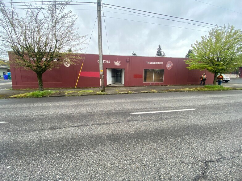 More Photos Of 7712 NE Sandy Blvd, Portland Warehouse For Sale