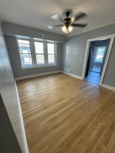 More Photos Of 6215 N Washtenaw Ave, Chicago Apartments For Sale