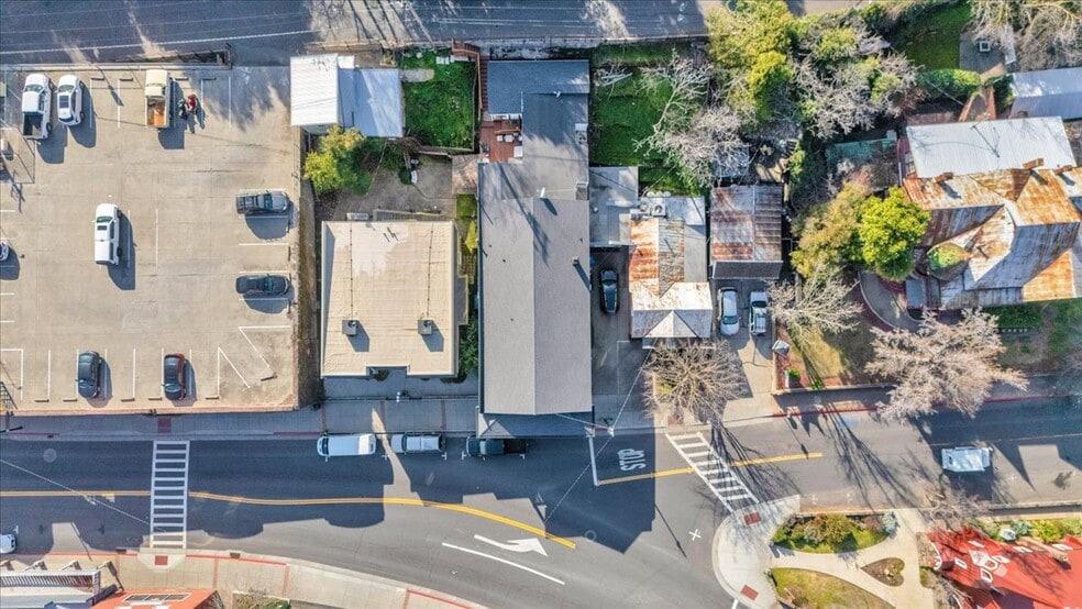 More Photos Of 134 N Washington St, Sonora Specialty For Sale