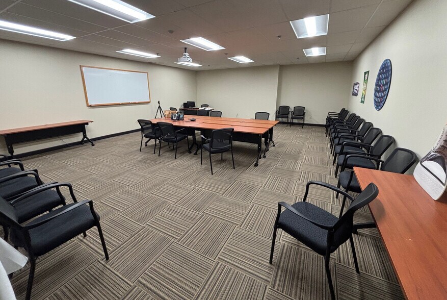 More Photos Of 129 Industrial Ln, Torrington Manufacturing For Sale
