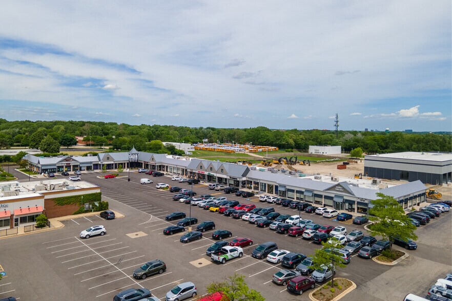 More Photos Of 1512 N Naper Blvd, Naperville General Retail For Lease