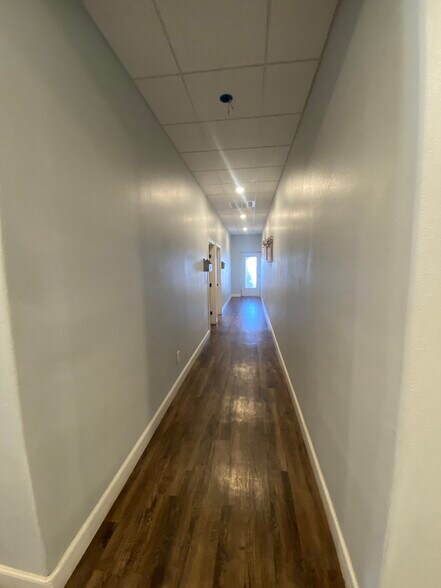 More Photos Of 5802-82 E Highway 62, Lubbock Light Distribution For Lease