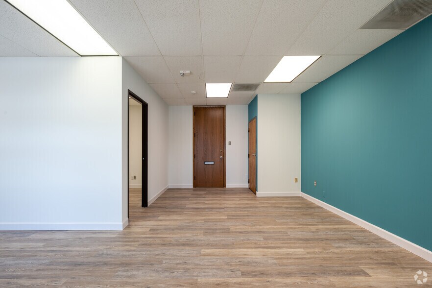 More Photos Of 11300 N Central Expy, Dallas Office For Lease