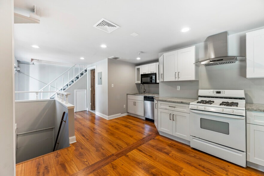More Photos Of 5 John St, Old Bridge Marina For Sale