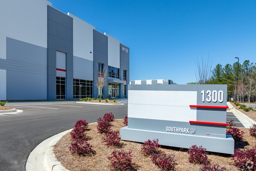 More Photos Of 1300 Whitewater Pl, Fairburn Warehouse For Lease