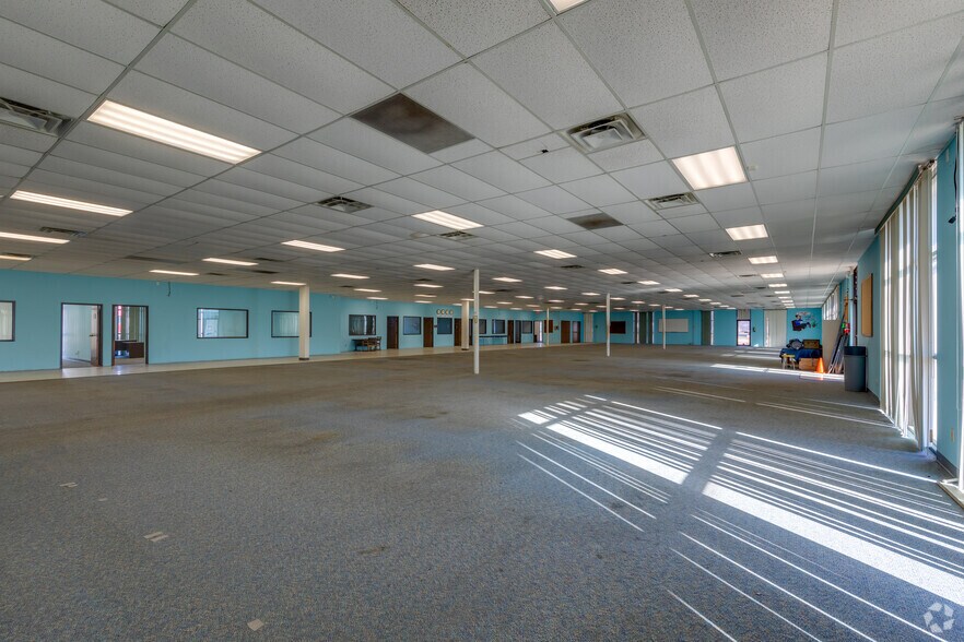 More Photos Of 1801 SW 11th St, Lawton Office For Sale