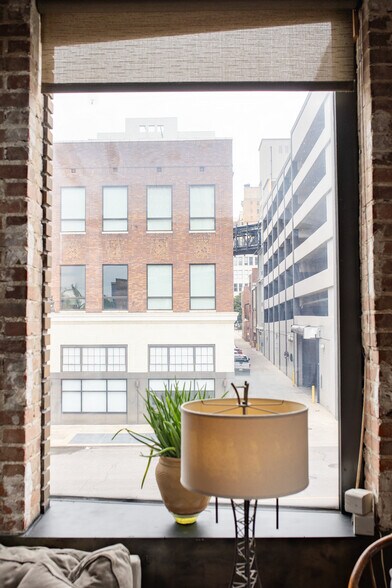 More Photos Of 112 18th St N, Birmingham Storefront For Sale