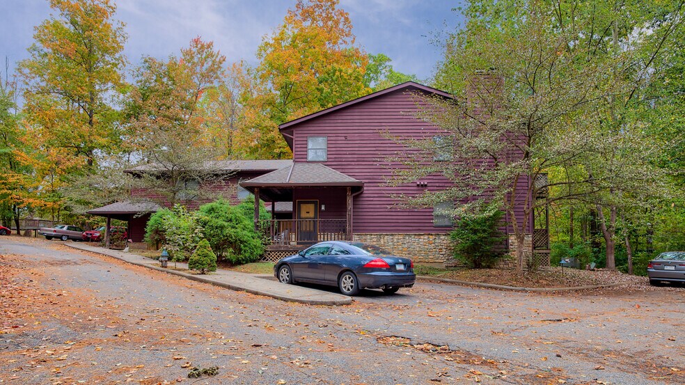 More Photos Of 1533 Arbors Ln, Bloomington Apartments For Sale