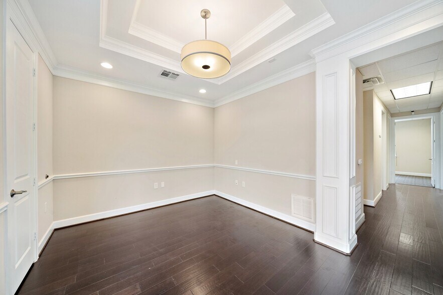 More Photos Of 440 Cobia Dr, Katy Medical For Sale