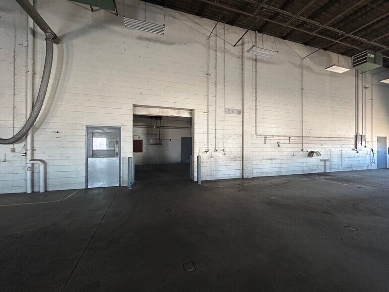 More Photos Of 207 Causeway Blvd, La Crosse Industrial For Sale