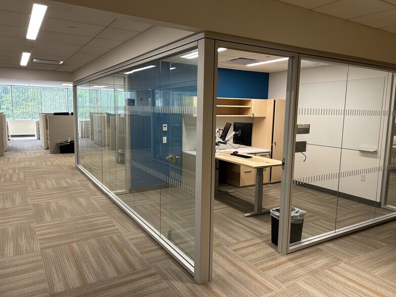 More Photos Of 100 Great Meadow Rd, Wethersfield Office For Lease