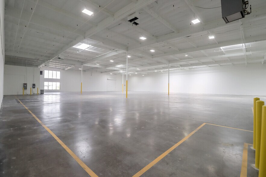 More Photos Of 10951 Pendleton St, Sun Valley Warehouse For Lease
