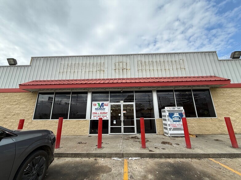 More Photos Of 504 N EE Wallace Blvd, Ferriday Storefront For Sale