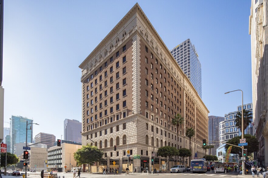 More Photos Of 818 W 7th St, Los Angeles Telecom Hotel Data Hosting For Lease