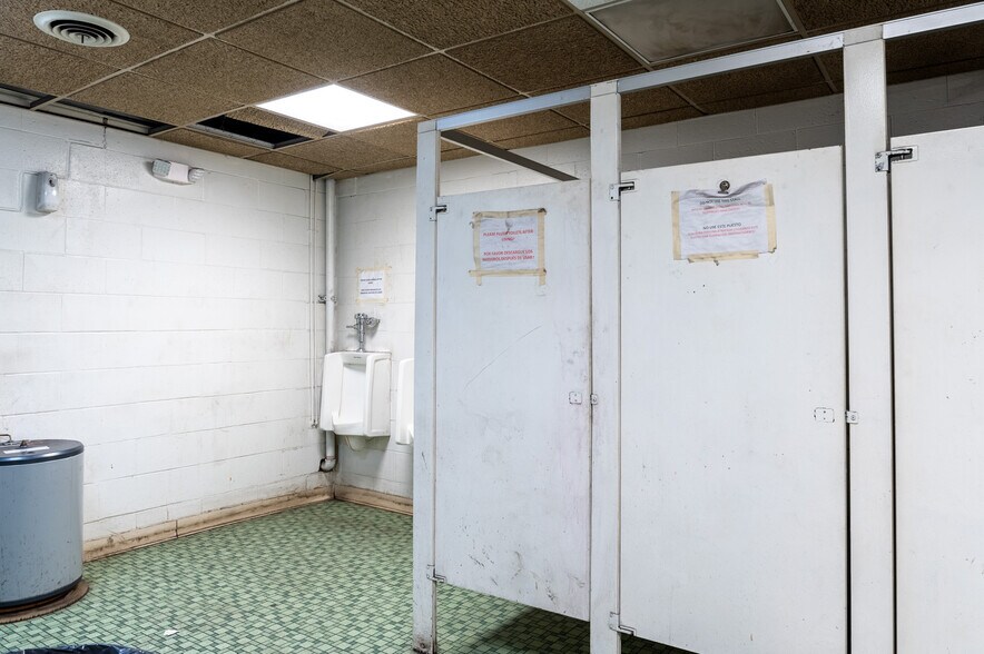 More Photos Of 714 Braddock View Dr, Mount Braddock Warehouse For Lease