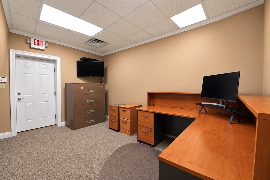 More Photos Of 1303 Courthouse Rd, Stafford General Retail For Sale
