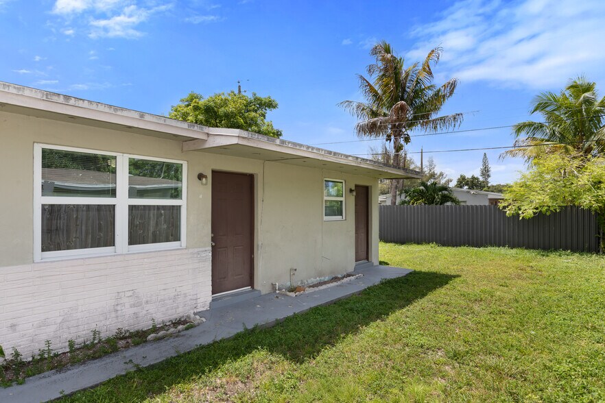 More Photos Of 5521 SW 34th St, Pembroke Park Multifamily For Sale