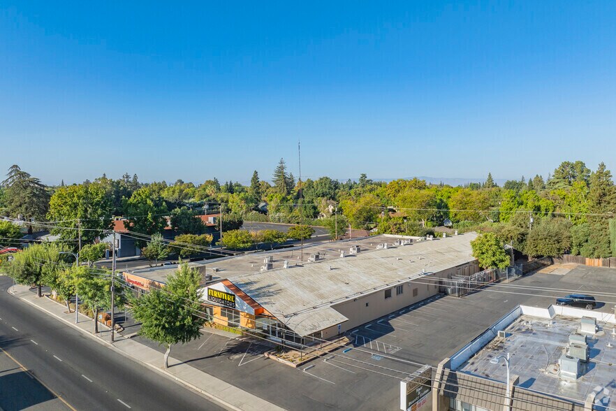 More Photos Of 1021 McHenry Ave, Modesto General Retail For Sale
