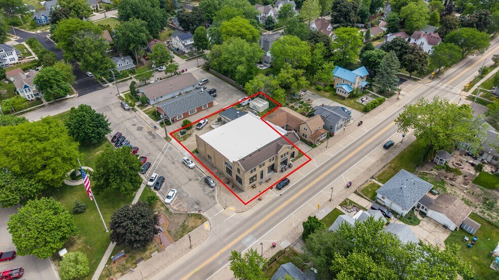 More Photos Of 108-110 E Main St, Cambridge Storefront For Sale