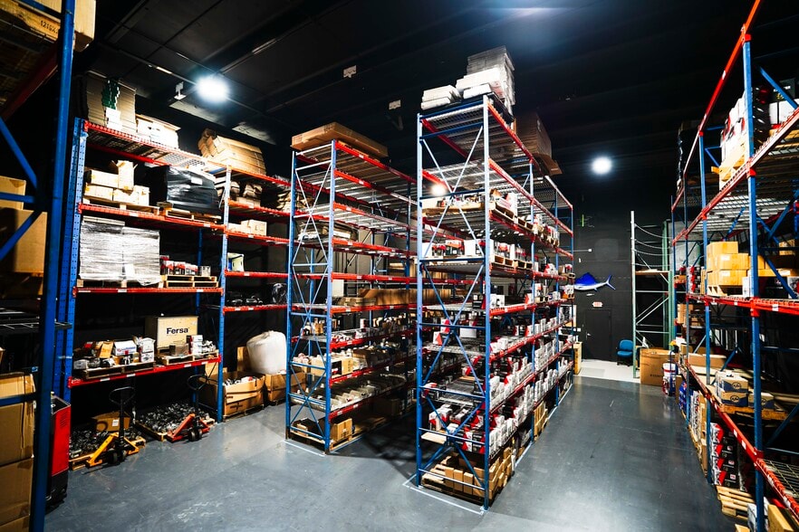 More Photos Of 7865 NW 46th St, Doral Warehouse For Lease