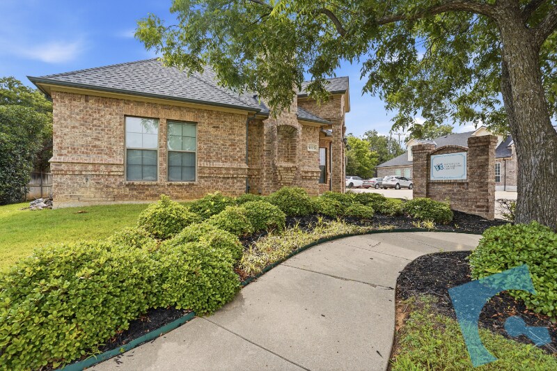 More Photos Of 5005 Thompson Ter, Colleyville Office For Lease