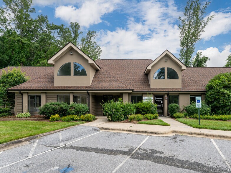 More Photos Of 1998 Hendersonville Rd, Asheville Medical For Sale